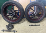 Satz Felgen Honda  CBR900RR SC28 1992-1995 gebraucht.
